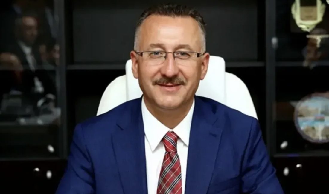 Adapazarı Belediye Başkanı Mutlu istifa etti. İstifa kararı kamuoyunda büyük