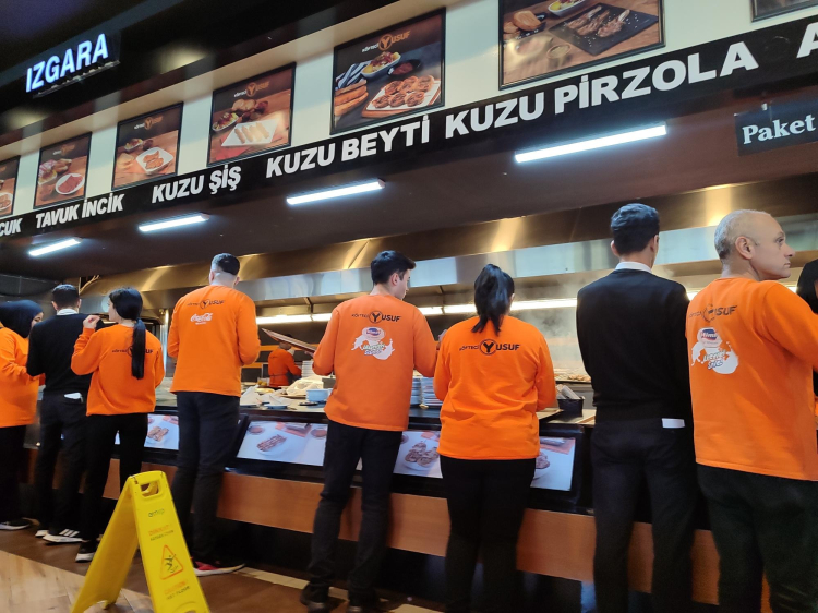 Kocaeli iş ilanları kapsamında Köfteci Yusuf İzmit’te 80 personel alımı yapacak