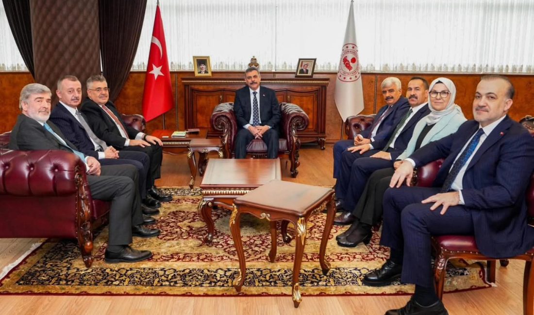 AK Parti Kocaeli Milletvekilleri, Büyükşehir Belediye Başkanı Tahir Büyükakın ve