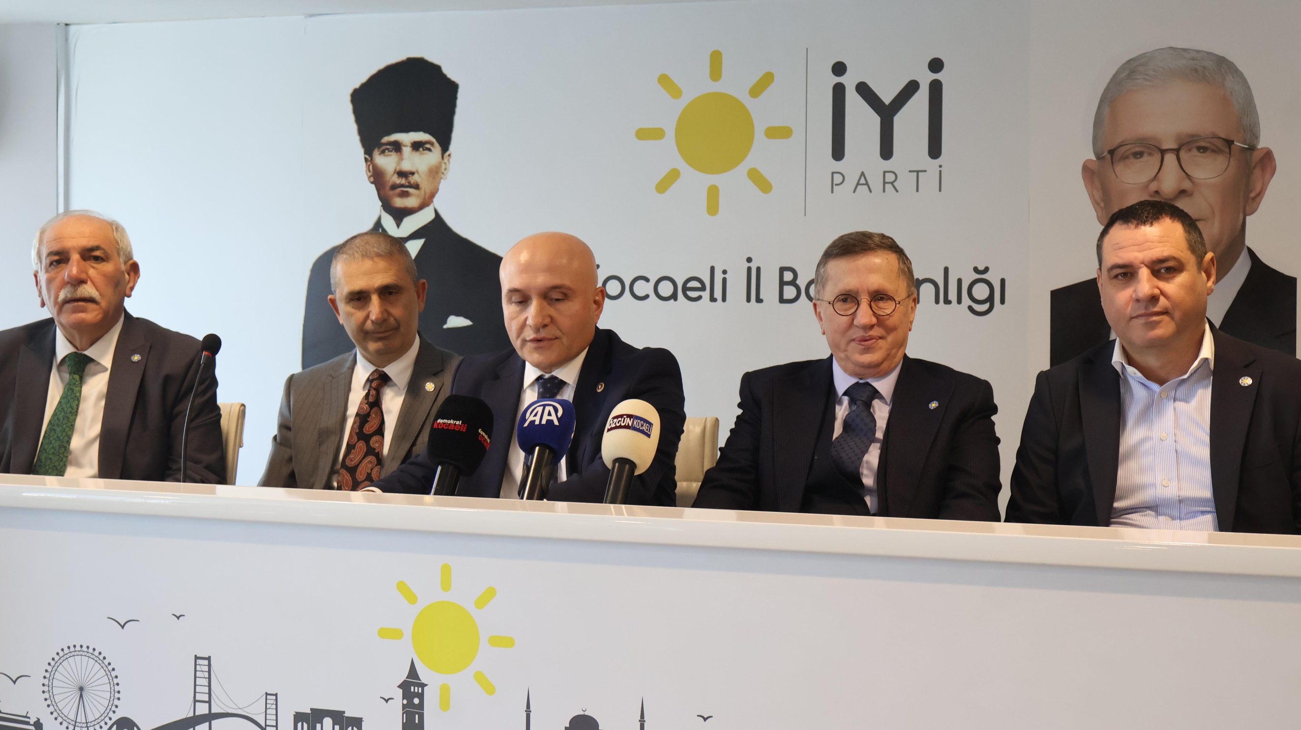 İYİ Parti’nin Kocaeli raporunda kent için 5 kritik tehdit sıralandı. Çevre, sanayi ve yeşil dönüşüm başlıklarında dikkat çeken uyarılar yapıldı.