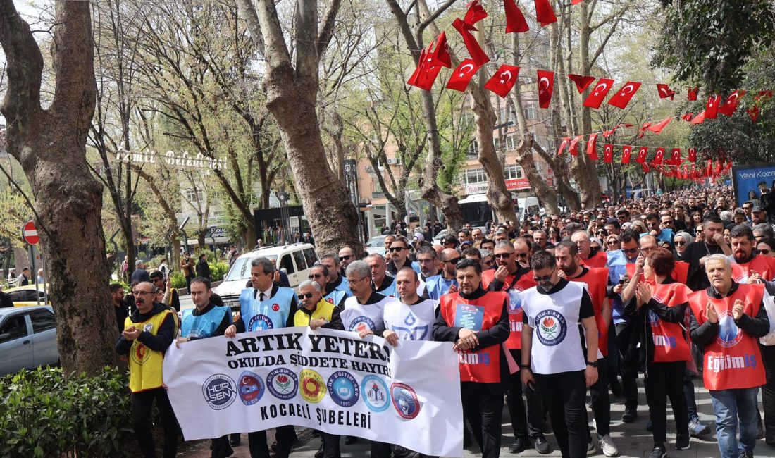 Kocaeli’de binlerce öğretmen, artan okul şiddetine karşı ders başı yapmayarak