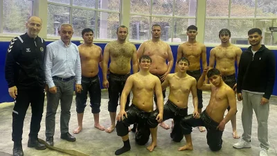 Körfez Gençlerbirliği Yağlı Güreş Takımı, Kırkpınar hedefiyle antrenmanlarına hız verdi.