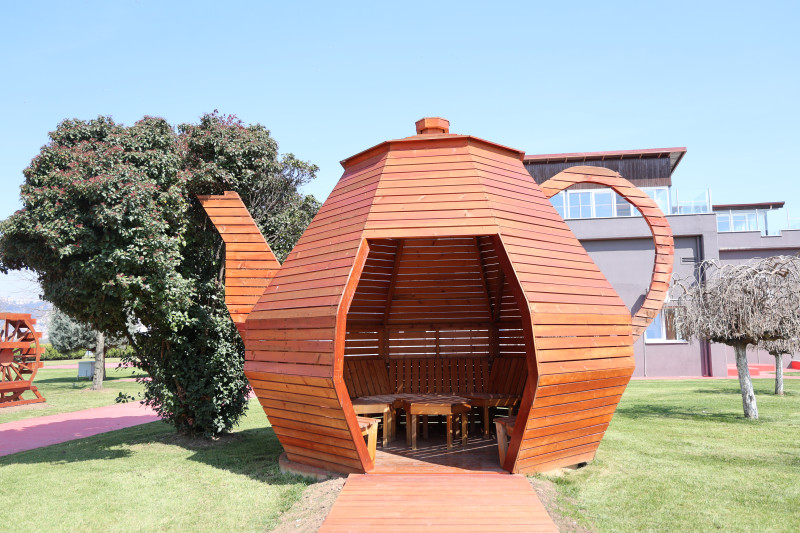 Kocaeli Büyükşehir Belediyesi, “Gönül Bahçem Davet Evi” adı verilen ve sadece kadınlara ve çocuklara özel olan bir merkezi hayata geçiriyor. 