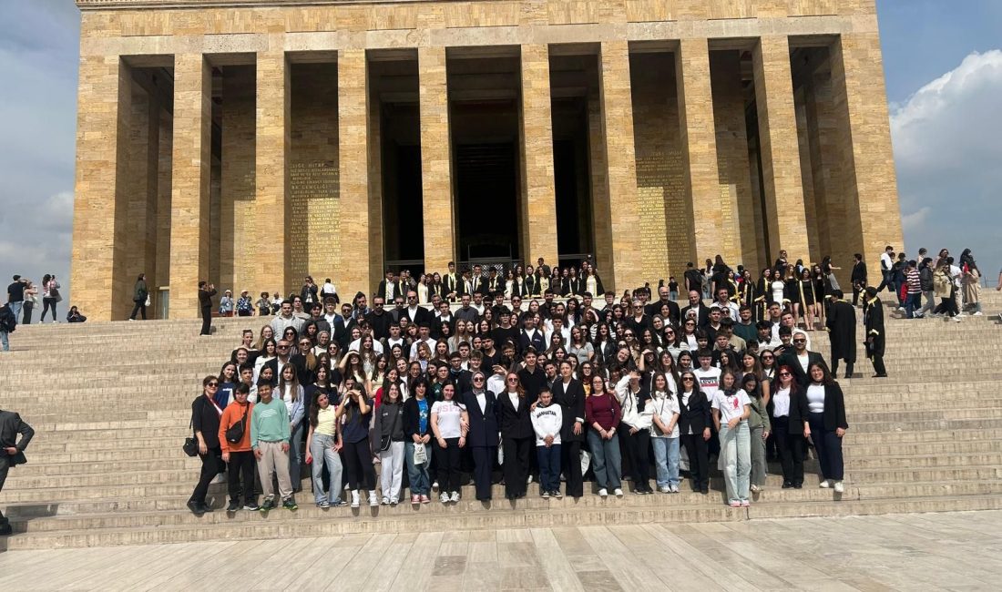 Kocaeli İzmit Belediyesi Çınar Akademi, 190 öğrenciyle Ankara gezisi düzenledi.