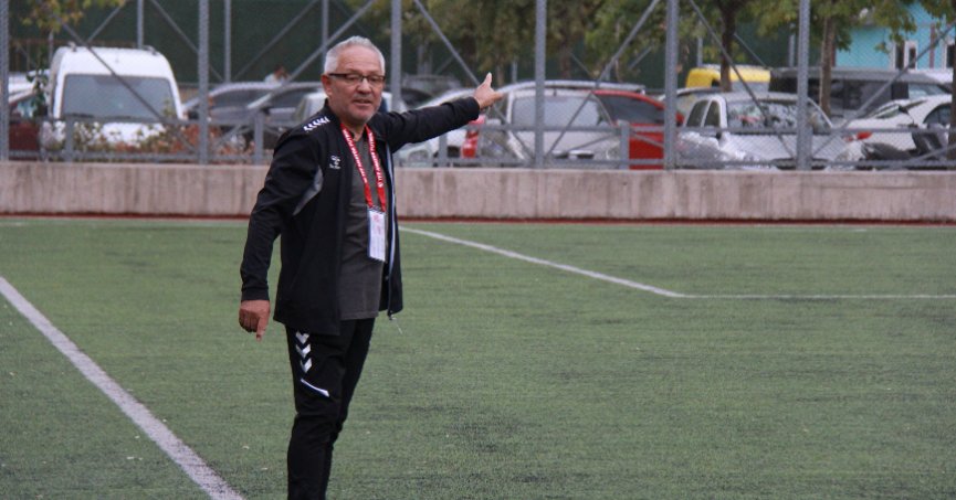 Kocaeli’nin tanınmış antrenörlerinden Ufuk Öğütveren’in kayınvalidesi Gülümser Özkan vefat etti.