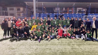 Kocaeli’de Ulaşlıspor, Asarköyspor’u 6-1 mağlup ederek şampiyonluk yolunda büyük avantaj