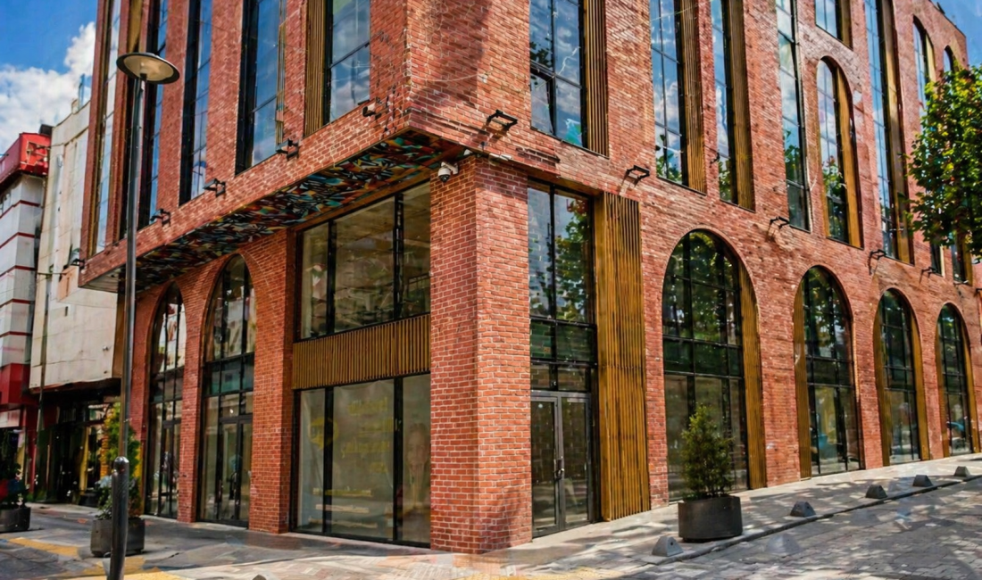 İzmit’te yeni yapılan 3. Vakıf İş Hanı’nda ilk marka belli