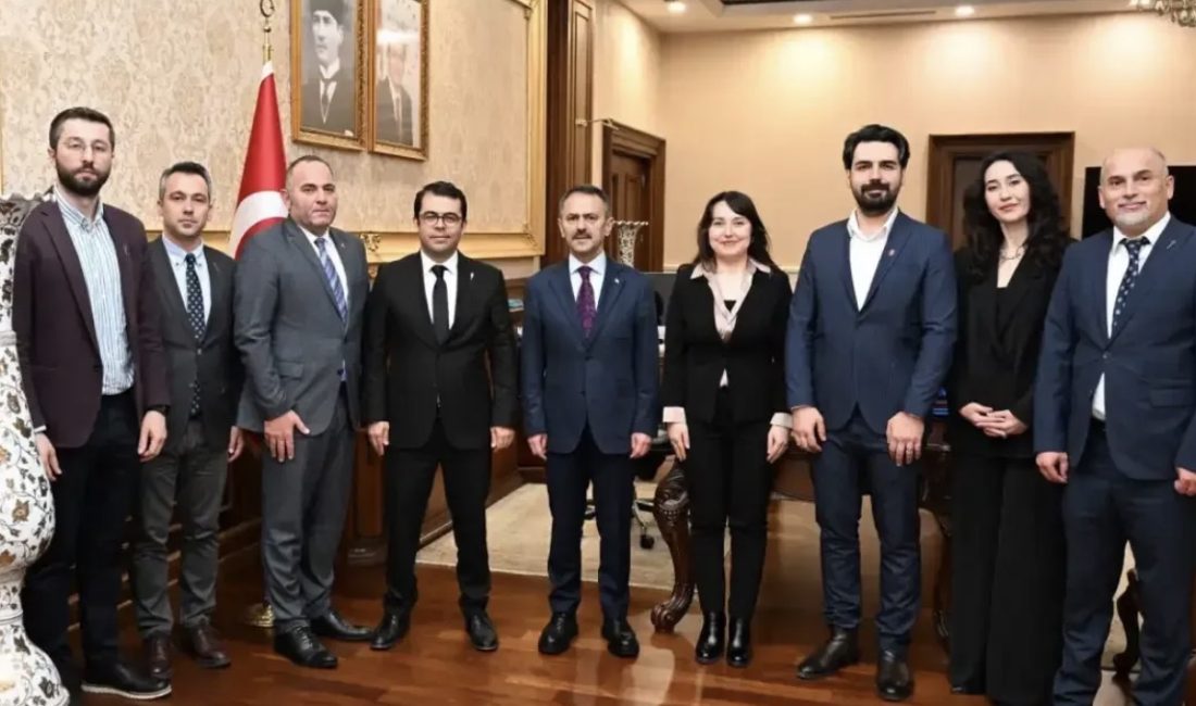 Kocaeli Veteriner Hekimler Odası Başkanı Mehmet Bostancı ve beraberindeki heyet,