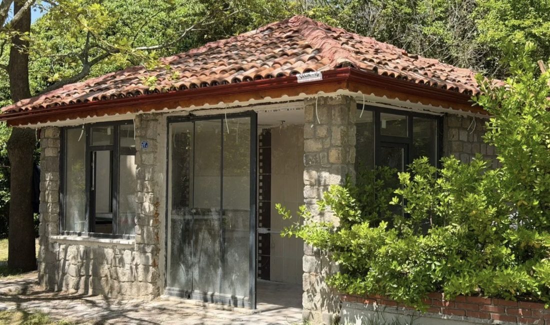 İzmit Belediyesi, Şehitlik Korusu’nda kontrollü mangal alanı için düğmeye bastı.