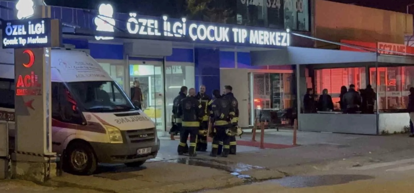 Kocaeli İzmit Özel İlgi Çocuk Tıp Merkezi'nde çıkan yangın paniğe
