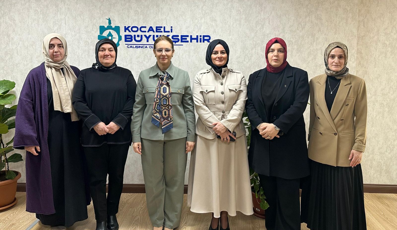 Ak Parti İzmit İlçe Kadın Kolları'ndan vefa. Ak Parti İzmit