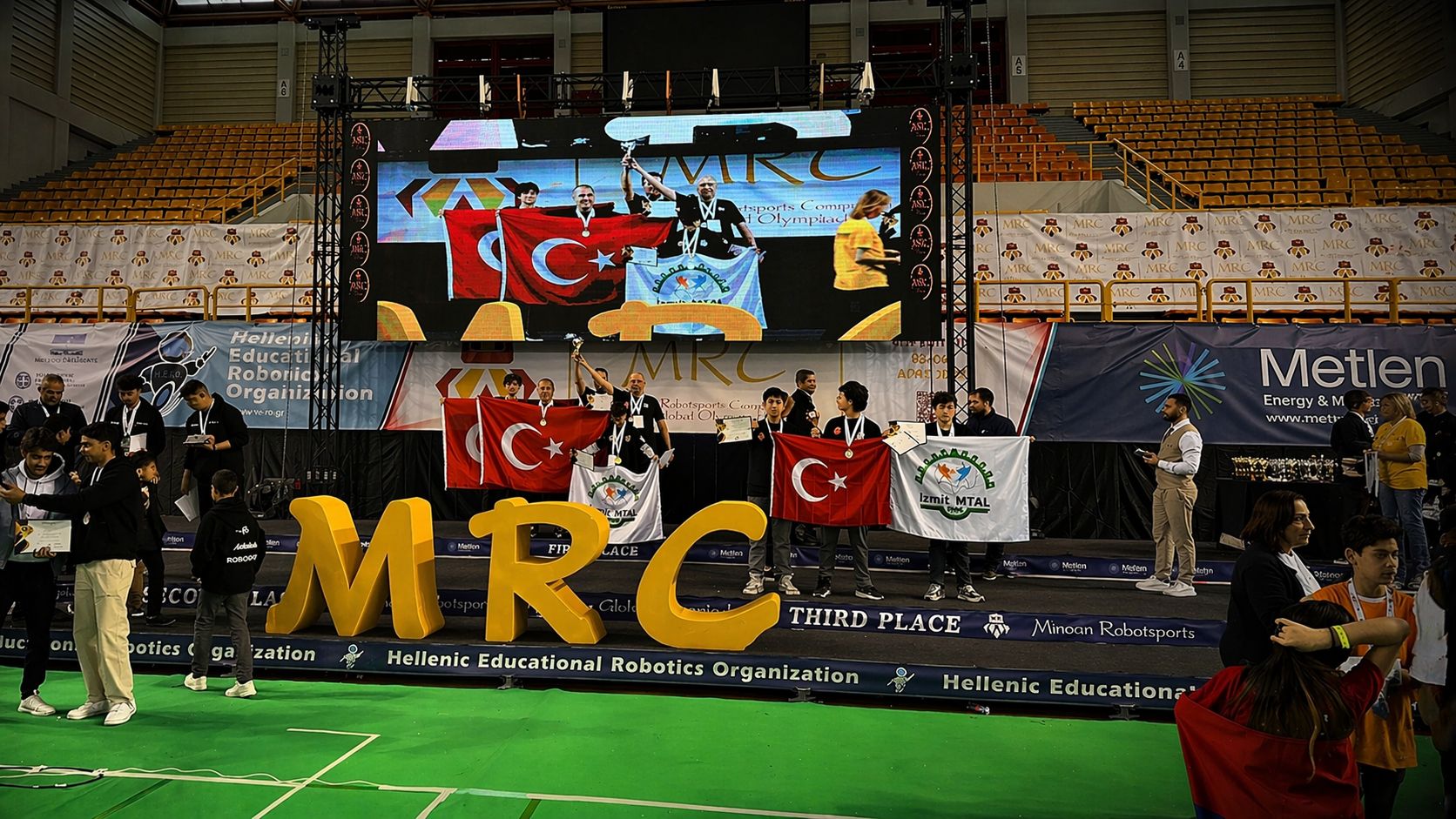 56 ülkeden binlerce öğrencinin katıldığı dev organizasyon Yunanistan'da gerçekleşti. MRC