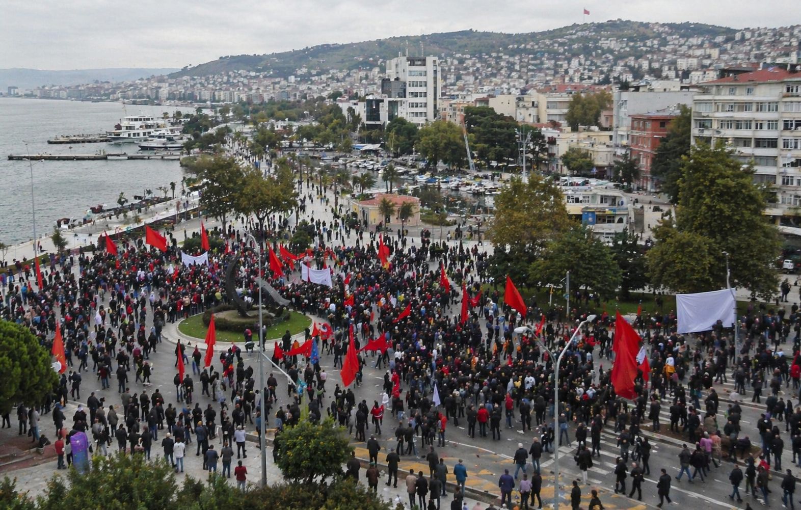 1 Mayıs Emek ve Dayanışma Günü öncesi Kocaeli’de hazırlıklar başladı.