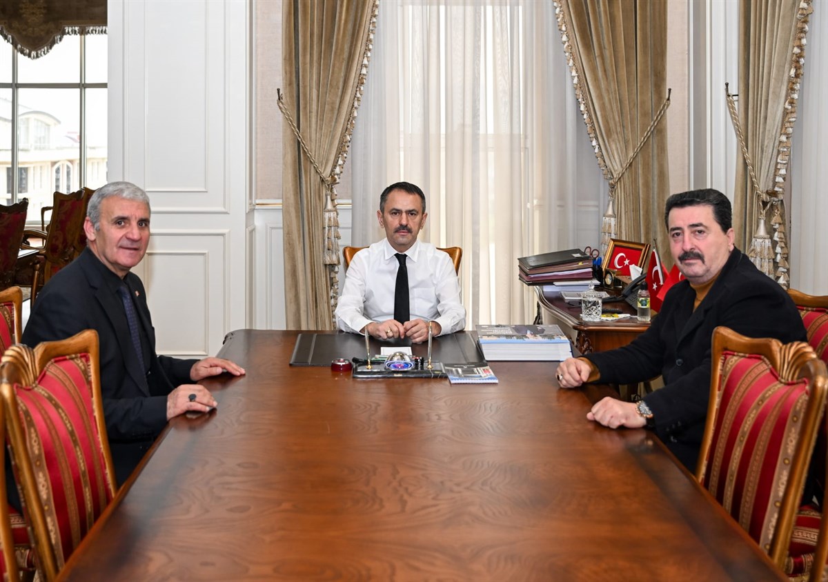 Kocaeli Erzurumlular Derneği Kurucu Başkanı Avni Gözütok ve Başkan Yardımcısı