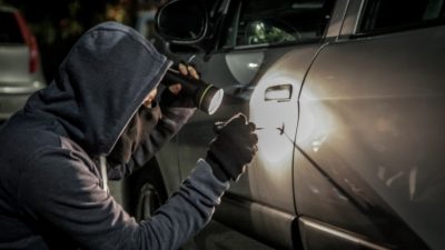 Kocaeli Karamürsel’de iş yeri hırsızlığı yapan şüpheli, çaldığı araçla Manisa’ya