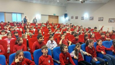 Kocaeli Gölcük’te belediye ekipleri, ilkokul öğrencilerine geri dönüşüm ve sıfır