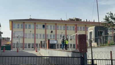 Gebze’de bir ilkokulda kapı görevlisinin 2 öğrenciye tacizde bulunduğu iddiası