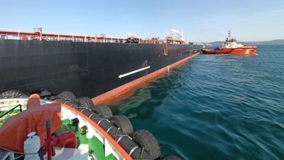 Rusya’dan yola çıkan ve Kocaeli’ye ham petrol taşıyan 274 metre