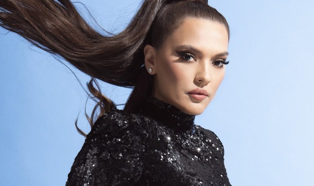 Ünlü şarkıcı Demet Akalın, bir süredir sağlık sorunlarıyla mücadele eden