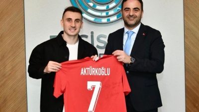 Milli futbolcu, Fenerbahçe'nin sevilen yıldızı Kocaelili Kerem Aktürkoğlu, Kocaeli'ye anlamlı