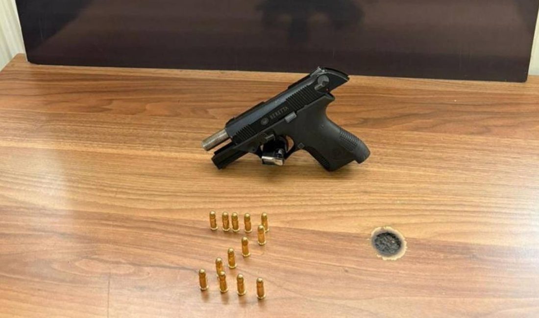 Kocaeli’nin Kartepe ilçesinde seyir halindeki araçtan açılan ateş sonucu mermiler