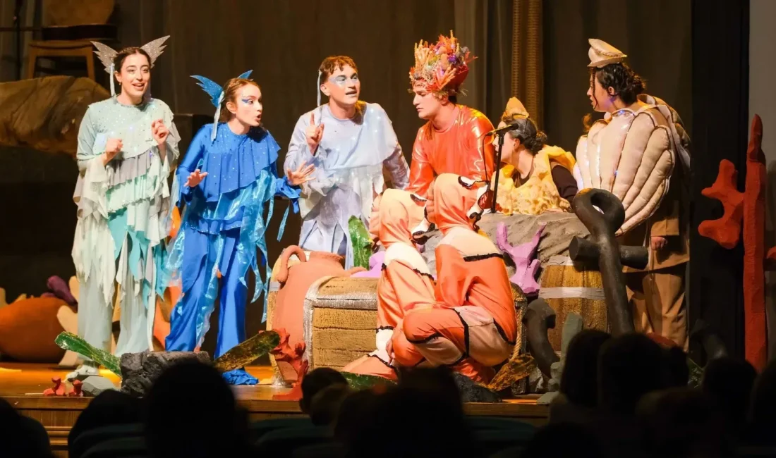 Kocaeli Büyükşehir'in İzmit Körfezi Dip Çamuru Temizliği Projesi, çocuk tiyatrosuna