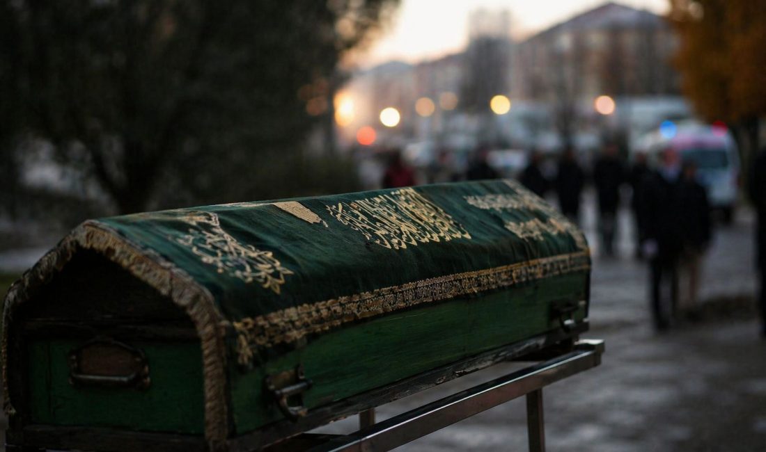 Kocaeli’nin Körfez ilçesinde yaşayan esnaf Gürkan Kumaş iş yerinde hayatını