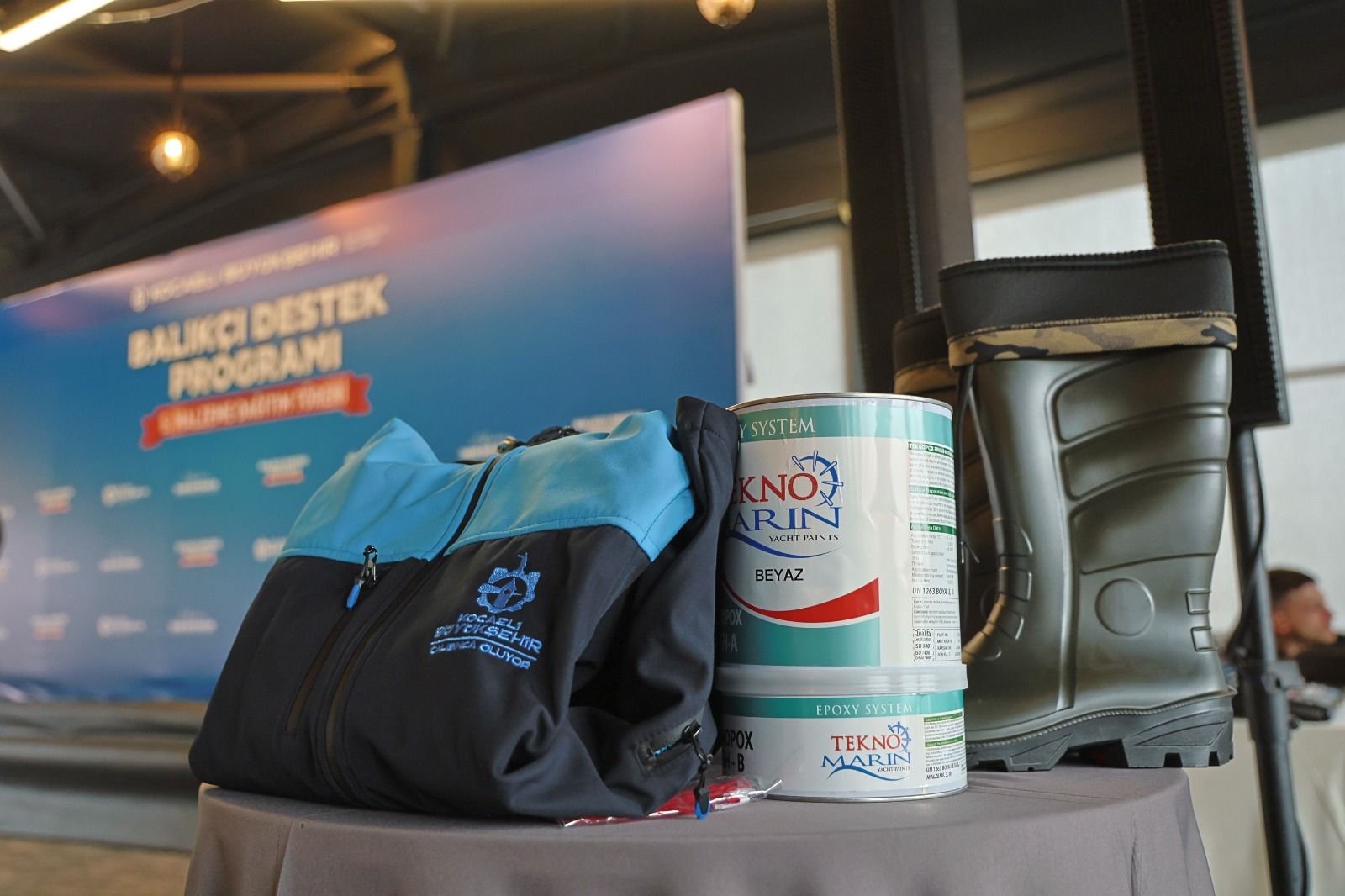 Kocaeli Büyükşehir Belediyesi, küçük ölçekli balıkçılara yönelik desteklerini sürdürüyor. Son