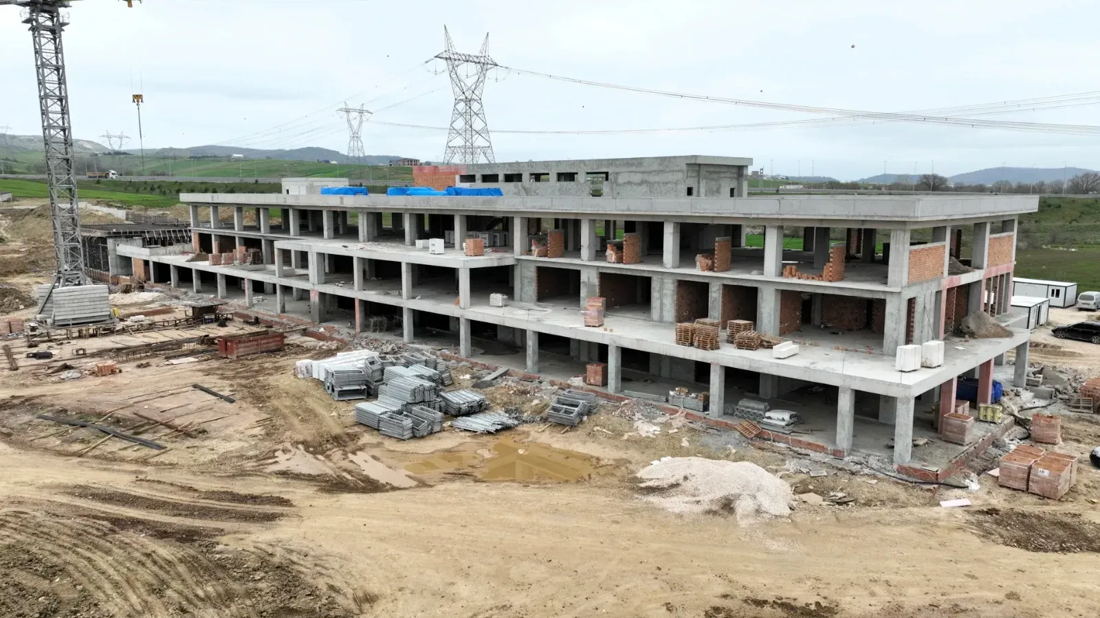 Kocaeli’de Sevindikli’de inşa edilen dev spor tesisi hızla yükseliyor; tamamlandığında