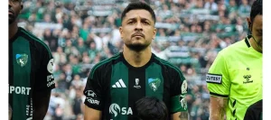 Süper Lig’e yükselen Erzurumspor FK’nın, Kocaelispor’un tecrübeli sağ beki Ahmet Oğuz ile ilgilendiği iddia edildi.