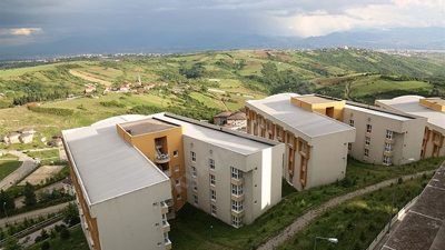 Kocaeli’de Samiha Ayverdi KYK yurdunda kısıtlamalara tepki gösteren öğrenciler gece