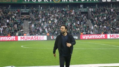Kocaelispor taraftarı, Fatih Karagümrük maçı öncesi Teknik Direktör Selçuk İnan’ı