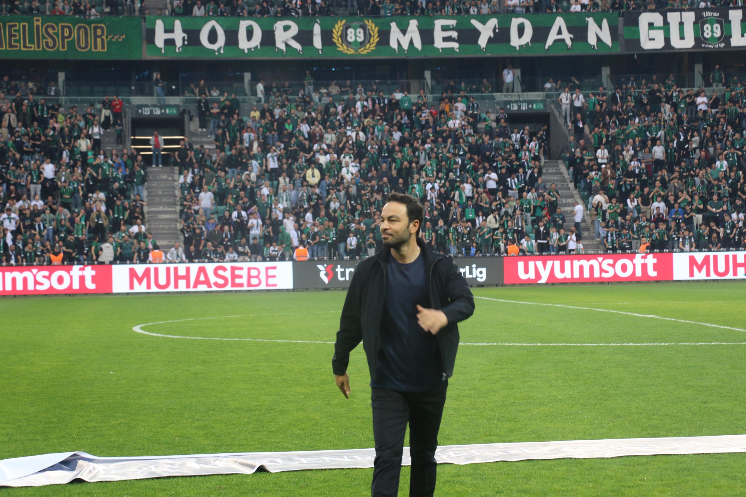 Kocaelispor taraftarı, Fatih Karagümrük maçı öncesi Teknik Direktör Selçuk İnan’ı