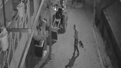 Kocaeli’nin İzmit ilçesinde bir şahıs, tasmalı köpeği demir sopayla öldürdü.