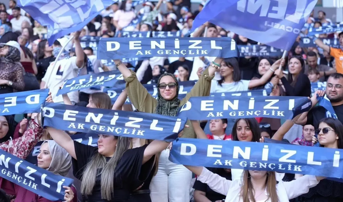 AK Parti Gençlik Kolları tarafından Kocaeli’de düzenlenen ‘Bir Gençlik Şöleni’ne