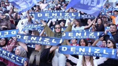 AK Parti Gençlik Kolları tarafından Kocaeli’de düzenlenen ‘Bir Gençlik Şöleni’ne