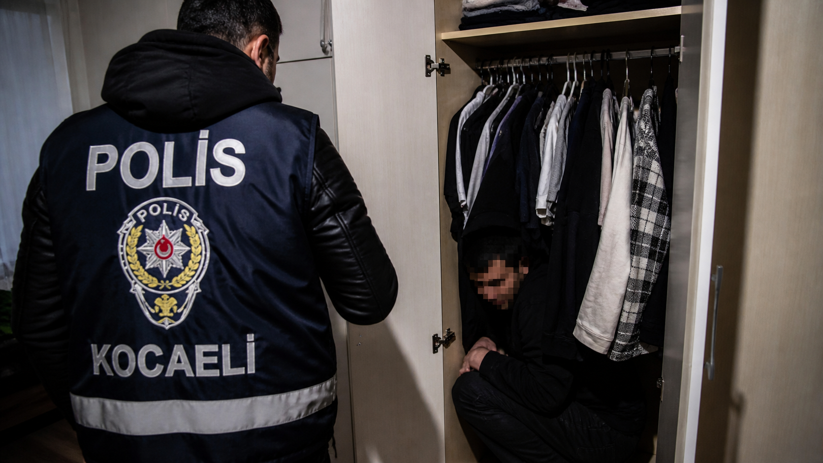 Kocaeli İzmit’te 102 yıl hapis cezasıyla aranan hükümlü, saklandığı evde