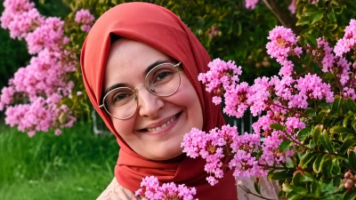 Kocaeli’nin İzmit ilçesinde yaşayan genç matematik öğretmeni Büşra Akturan Yiğit