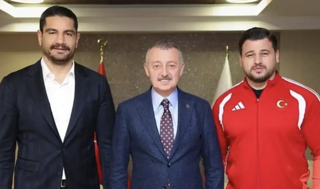 Rıza Kayaalp ve Taha Akgül, Kocaeli Büyükşehir Belediye Başkanı Tahir