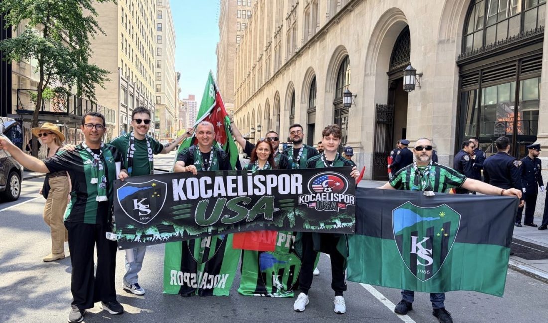 Kocaelispor USA üyeleri, New York Türk Günü Yürüyüşü’nde Manhattan sokaklarını