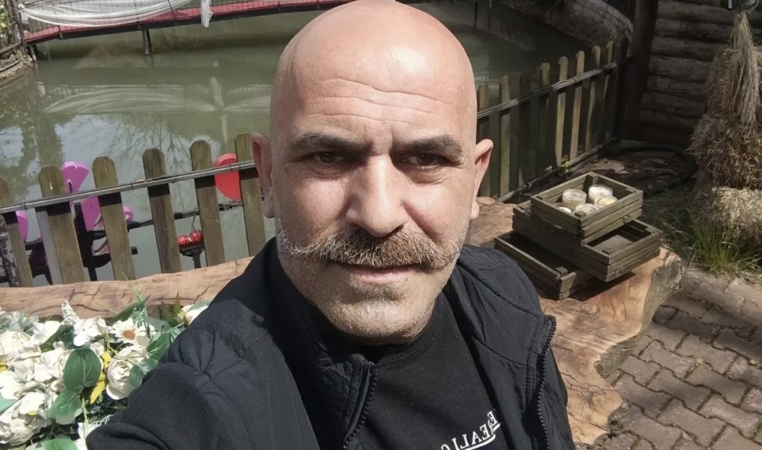 Kocaeli basınının sevilen isimlerinden Köksal Tüfekçioğlu, Gölcükspor’un şampiyonluk maçını izlerken