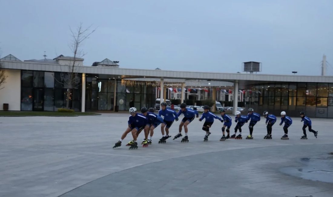 Kocaeli Büyükşehir Belediye Kağıtspor’un tekerlekli sürat pateni takımı, 16 ilden