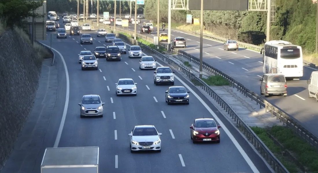 Bayram tatilinin üçüncü gününde dönüş yoğunluğu başladı. TEM ve Kuzey