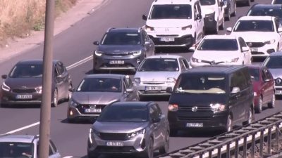 Bayram dönüşüyle birlikte Kocaeli geçişinde trafik yoğunluğu arttı. TEM Otoyolu’nun