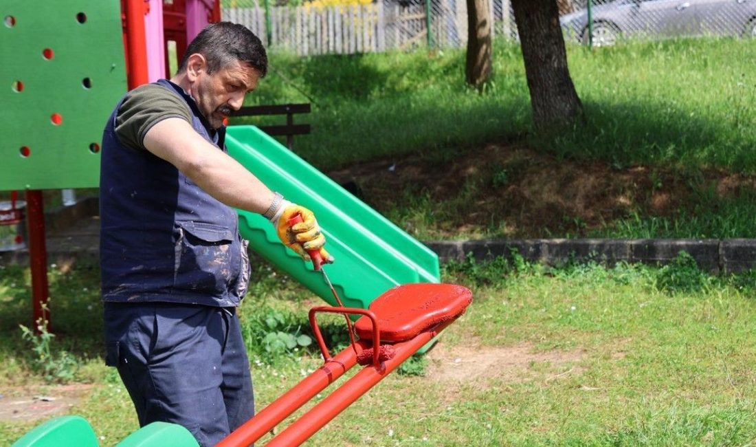 Kartepe Belediyesi, ilçedeki çocuk parklarında kapsamlı bir bakım ve yenileme