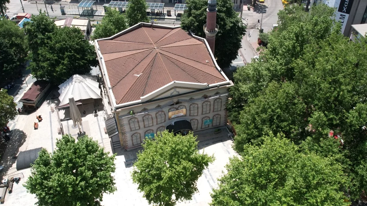 İzmit’in kalbi Fevziye Camii’nde "kamera gölgesi" davası bugün görülüyor. Mahkemenin
