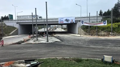 Kocaeli Büyükşehir Belediyesi, İzmit Vatan Caddesi tramvay kavşağında gece saatlerinde