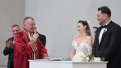 Kocaeli’nin tanınmış ailelerinden Elbir ve Eyrikaya ailelerinin evlatları Selin ile