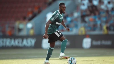 Kocaelispor'un prensip anlaşmasına vardığı Alman kanat oyuncusu Makana Baku, resmi