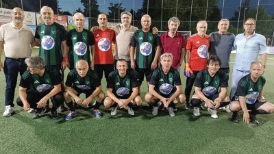 Arılift sponsorluğunda düzenlenen Kocaeli Olgunlar Turnuvası’nda yarı finale yükselen ilk
